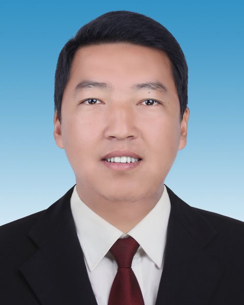 谢华证件照（蓝底）