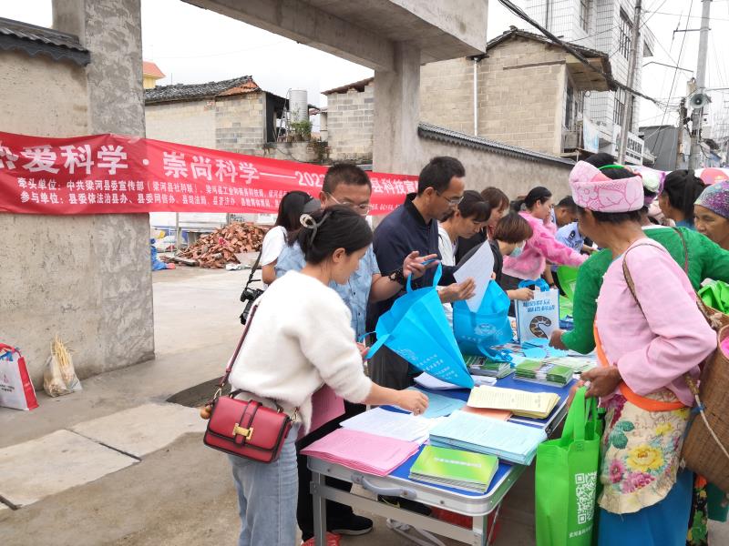 817d38bf14490eab10473f7a867db9e