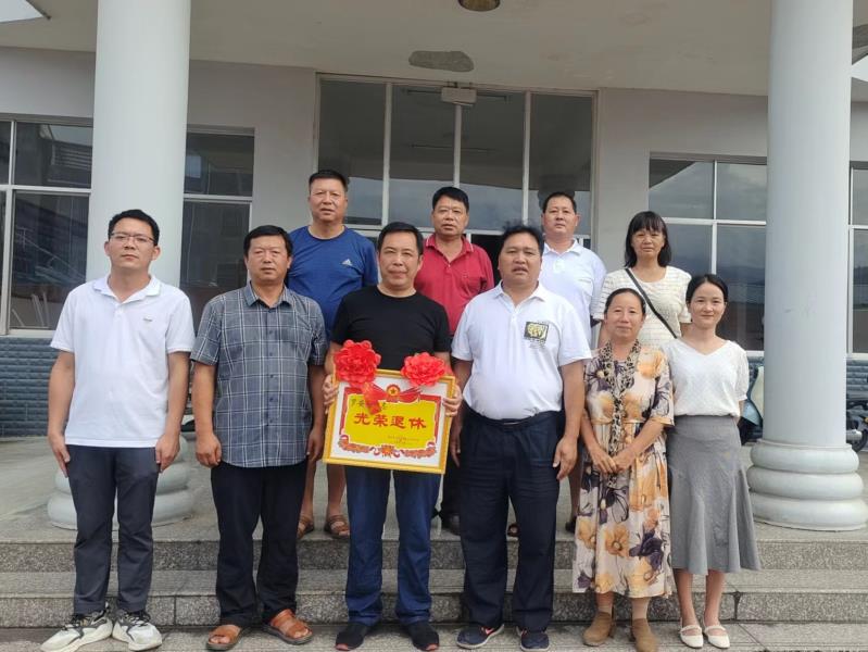 78ef7fedad5c4eebae1c68ead69c8d4