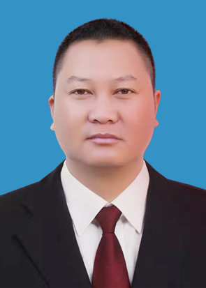 李兴科（蓝底）